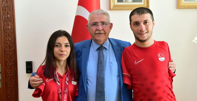 Paralimpik Sporcularımız Başkan Mahçiçek’i Ziyaret Etti