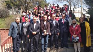 Büyükşehir Belediyesi Kütüphane Haftası etkinlikleri kapsamında çocuk programı, kütüphanede okuma,