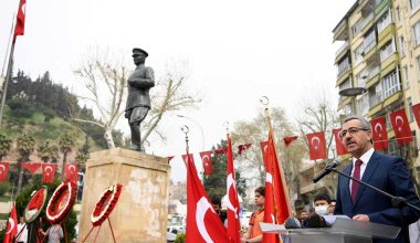 İstiklal Madalyamızı Gurur ve İftiharla Taşıyoruz