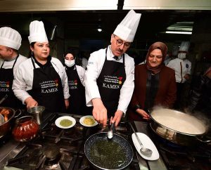 Öğrenciler eğitimlerini tamamlayarak Aşçı Yardımcısı unvanı aldılar… KAMEK’te eğitim alarak