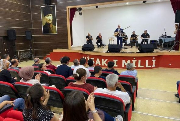 Âşık Mahzuni Şerif’in Unutulmaz Eserleri Hep Bir Ağızdan Seslendirildi