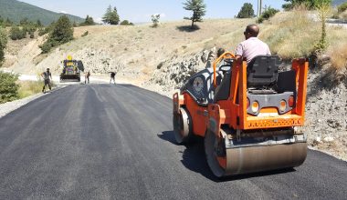 Büyükşehir Göksun’da Yol Yenileme Çalışmalarını Sürdürüyor