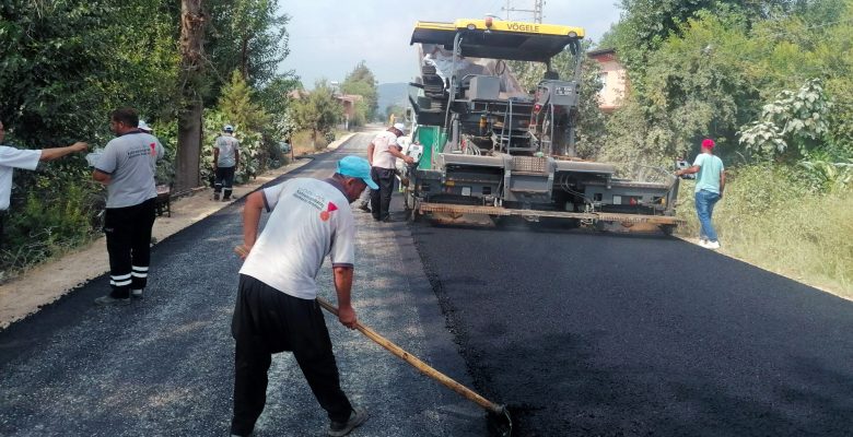 Erenler Grup Yolu’nda Asfalt Çalışmaları Sürüyor