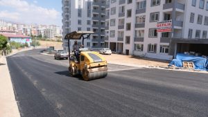 Vatandaşların daha güvenli ve konforlu yollarda seyahat edebilmeleri amacıyla asfalt