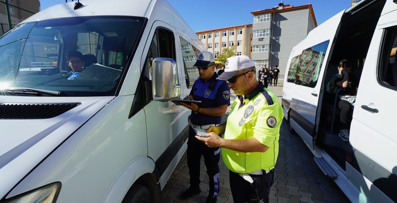 Büyükşehir Zabıtası’ndanÖğrenci Servislerine Sıkı Denetim