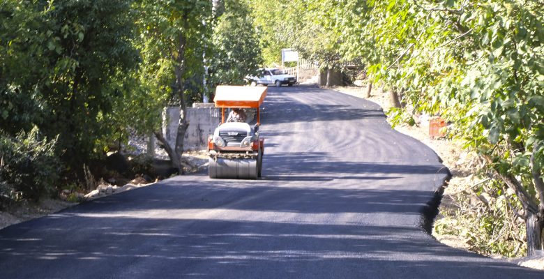 Dönüklü’de Yollar Büyükşehir’le Yenileniyor