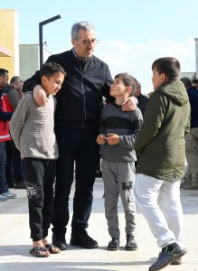 Milli Eğitim Bakanı Mahmut Özer ile birlikte Kılavuzlu Geçici Barınma