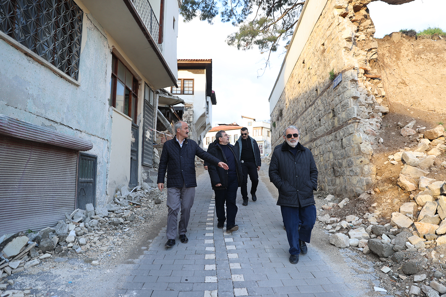 Dulkadiroğlu Belediye Başkanı Necati Okay, depremlerde yıkılan tarihi yapıların yeniden