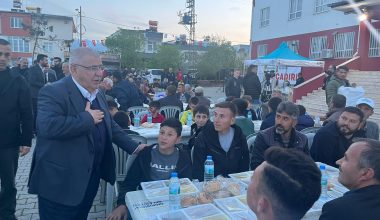 Onikişubat Belediyesi’nin iftar sofrası Kavlaklı, Kazım Karabekir ve Ceyhan Mahallesi’ne kuruldu