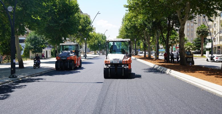 Binevler Bölgesi Cadde Yenileme Çalışmalarında Asfalt Serimi de Başladı