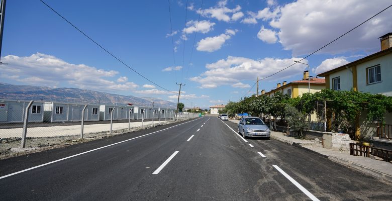 Erkenez’in Ana Caddesi 3 Milyon TL’lik Yatırımla Yenilendi