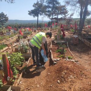 Büyükşehir Belediyesi, vatandaşların ahirete irtihal eden yakınlarının kabirlerini daha temiz,