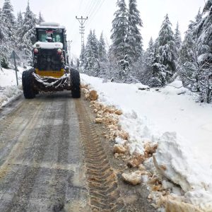 Büyükşehir Belediyesi; Onikişubat, Göksun, Çağlayancerit ve Andırın kırsalında kış şartlarıyla