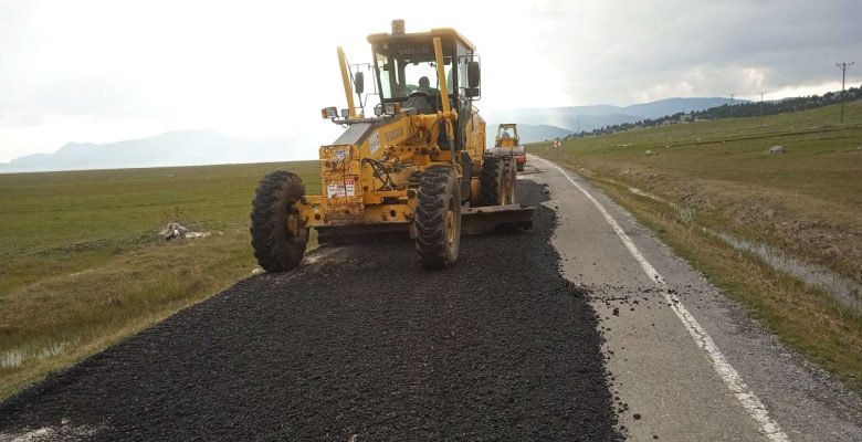 Büyükşehir, Andırın Kırsalında Yolların Bakım Onarımını Sürdürüyor