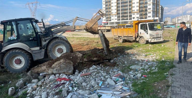 Caddeler Hafriyat Atıklarından Temizleniyor