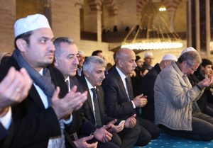 Asrın felaketinin yıl dönümünde, depremde hayatını kaybeden vatandaşlar Abdülhamid Han