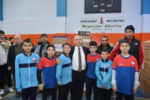 Hanefi Mahçiçek başkanlığındaki Onikişubat Belediyesi, her yaştan vatandaşın sportif ve