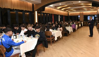 Başkan Güngör, TOBB Fen Lisesi Öğrencileriyle Oruç Açtı