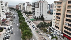 İsmet Karaokur Bulvarı’nda Yürüyüş Yolları Yenileniyor Büyükşehir Belediyesi, Onikişubat ilçesi