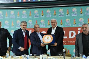 Başkan Mahçiçek, esnaf odalarıyla iftarda bir araya geldi Esnaf odalarının