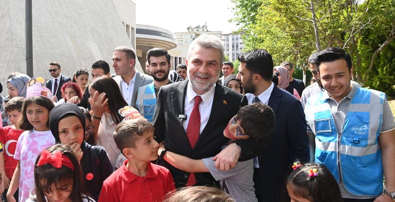 Başkan Görgel, Çocukların Bayram Sevincine Ortak Oldu