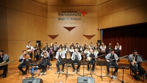 Sıra Gecesi’ne Yoğun İlgi Büyükşehir Belediyesi, Mehmet Akif Ersoy Kültür