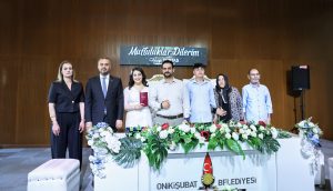 Onikişubat Belediye Başkanı Hanifi Toptaş, başkanlık görevine seçilmesinin ardından ilk