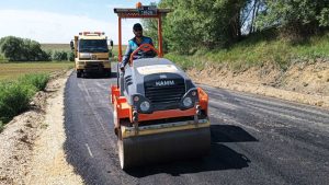 Büyükşehir Belediyesi, Afşin kırsalında yürüttüğü yol bakım, onarım ve yenileme