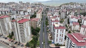 Kahramanmaraş Büyükşehir Belediyesi, Onikişubat’ta Barbaros Caddesi ve bağlantı yollarında gerçekleştirdiği