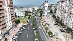 Kahramanmaraş Büyükşehir Belediyesi, şehrin ulaşım ağını güçlendirmek amacıyla Başkonuş Caddesi