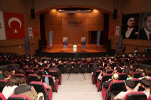 Kahramanmaraş İstiklal Üniversitesi tarafından Araştırmacı-Yazar, Emekli Albay Atilla Güler’in konuşmacı