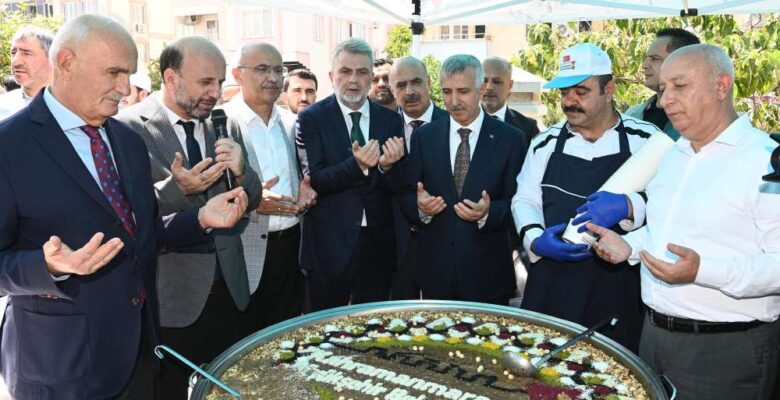 Büyükşehir’den 7 Bin Kişiye Aşure İkramı