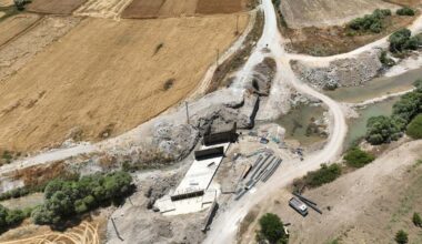 Büyükşehir Andırında Mahallelerin Yol İhtiyaçlarını Karşılıyor