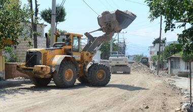 Büyükşehir Belediyesi Kazım Karabekir Mahallesi’nin Ana Caddesini Sıcak Asfaltla Buluşturuyor