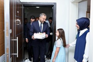 &nbsp; &nbsp; Onikişubat Belediye Başkanı Hanifi Toptaş, Şehit Ahmet Yılmaz’ın