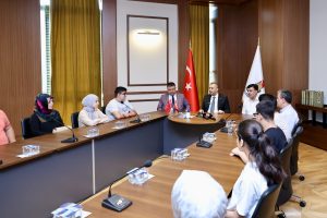 Başkan Toptaş, LGS Türkiye Birincisi 5 Öğrenciyi Ödüllendirdi Onikişubat Belediye