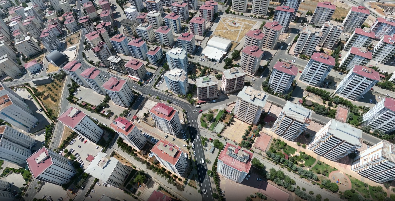 Hürriyet ve 5 Nisan’da Yollar Yenilendi, Daha Konforlu Hale Geldi