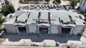 Büyükşehir Belediyesi, depremde büyük hasar alan Göksun ve Elbistan terminallerini