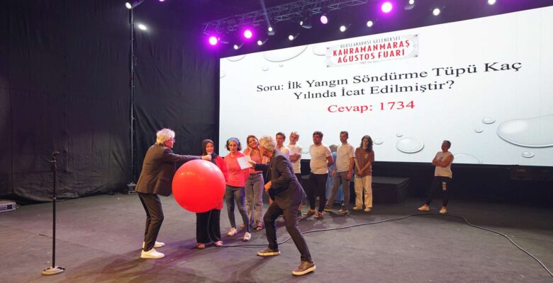 Uygur Kardeşler Ağustos Fuarı’nda Pazar’a Renk Kattı