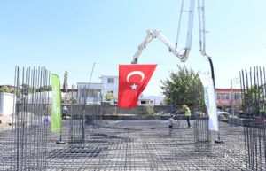 Dulkadiroğlu ilçesi Erkenez Mahallesi’nde, 6 Şubat depremlerinde yıkılan Ömer Faruk