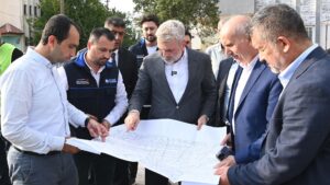 Şehrin muhtelif noktalarında ziyaret ve incelemelerini sürdüren Kahramanmaraş Büyükşehir Belediye