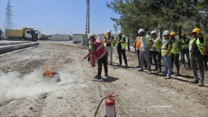 Büyükşehir Belediyesi İtfaiye Dairesi Başkanlığı ekiplerince kamu kurumları ziyaret edilerek