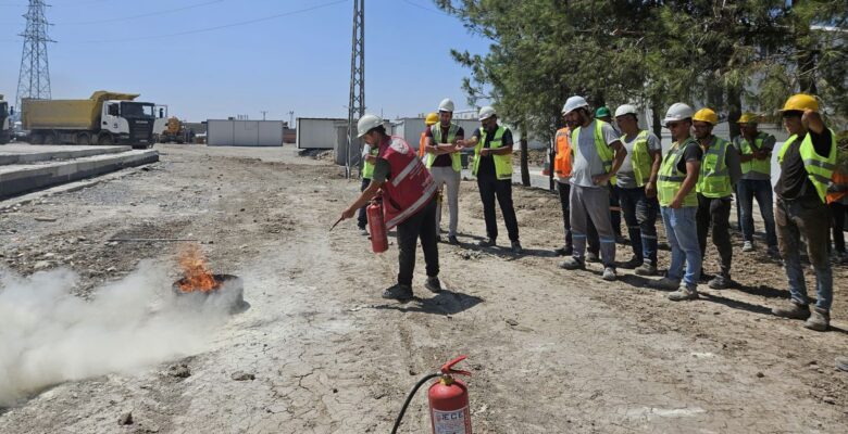 Büyükşehir İtfaiyesi, Eğitim ve Tatbikatlarını Sürdürüyor