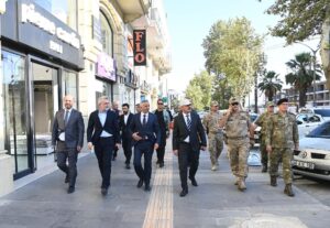 Kahramanmaraş Büyükşehir Belediye Başkanı Fırat Görgel, Vali Mükerrem Ünlüer ile
