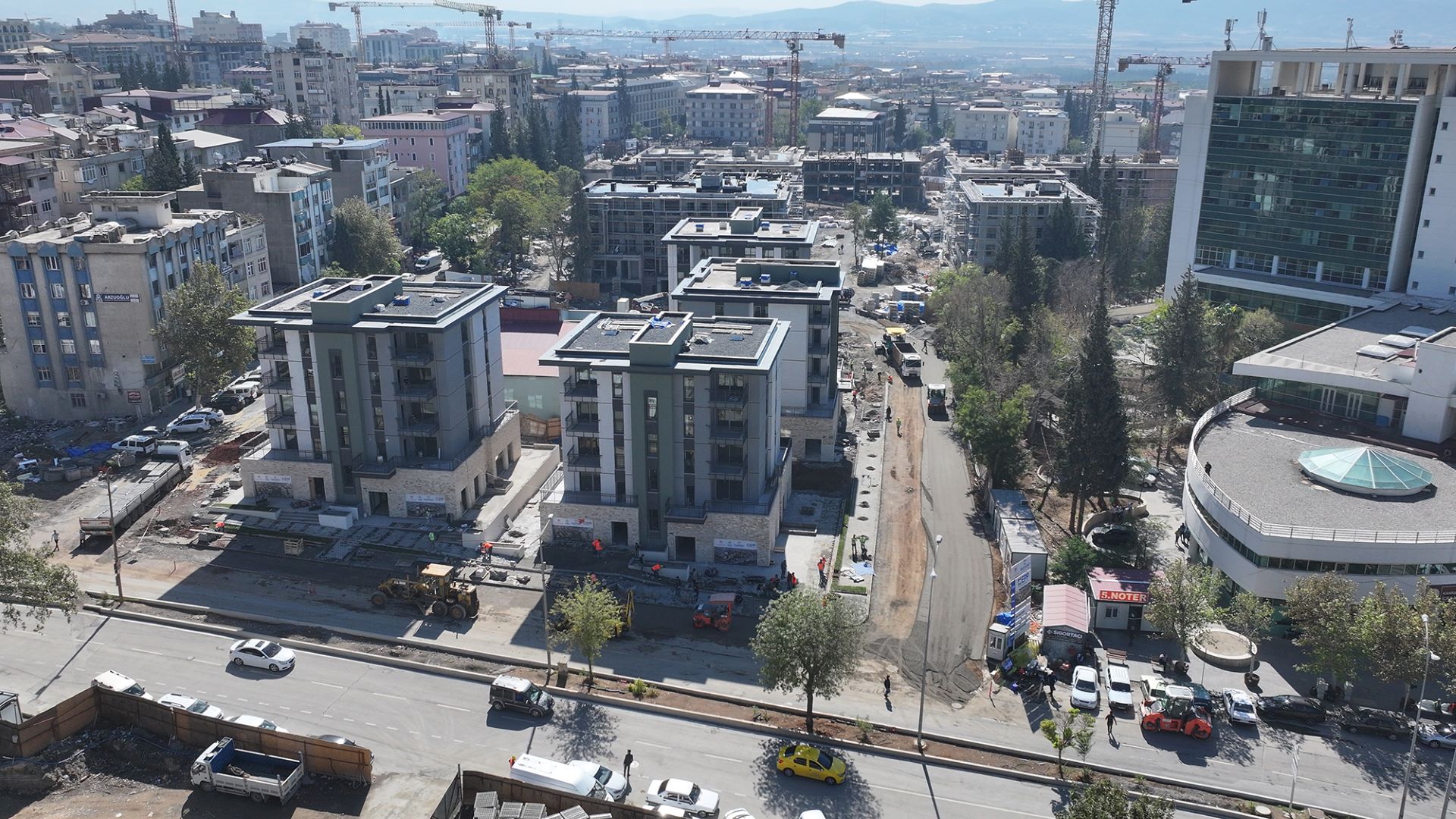 Kahramanmaraş Büyükşehir Belediyesi, şehirdeki ulaşım altyapısını geliştirme çalışmalarını hız kesmeden