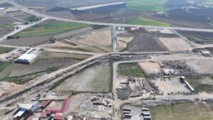 Kahramanmaraş Büyükşehir Belediye Başkanı Fırat Görgel, Gayberli Mahallesi’ndeki yol yatırımlarını