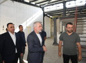Kahramanmaraş Büyükşehir Belediye Başkanı Fırat Görgel, Sebze Meyve Hali’ni ziyaret