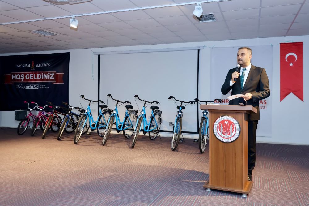 Onikişubat Belediye Başkanı Hanifi Toptaş, 7.si düzenlenen Kahramanmaraş Bilgi ile