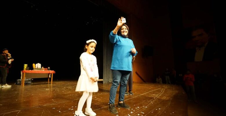 Büyükşehir, Çocukları “Magic İllüzyon Show” ile Eğlendirdi