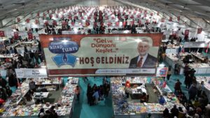 Kahramanmaraş Büyükşehir Belediyesi’nin düzenlediği 9. Uluslararası Kitap Fuarı, edebiyat tutkunlarının